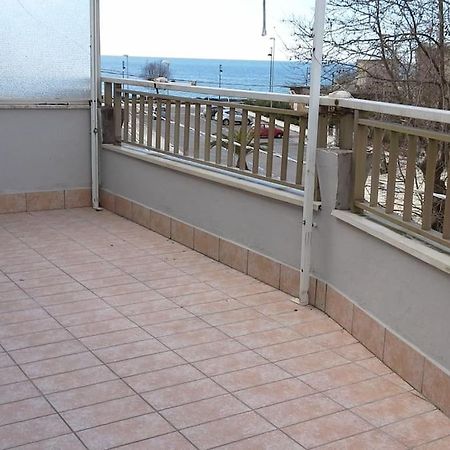 Girasole A Due Passi Dal Mare Apartman Minturno Kültér fotó